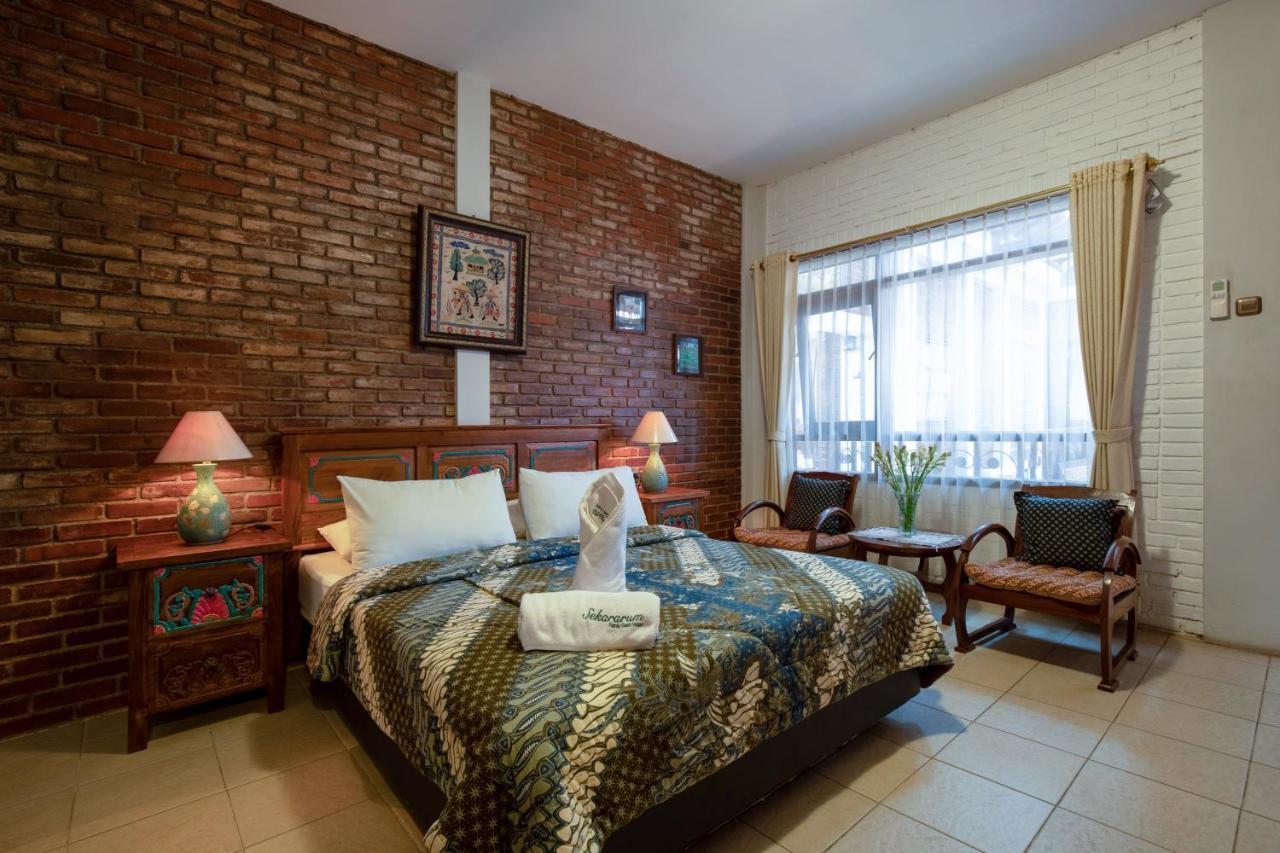 Sekararum Butik Syariah Guesthouse Bandung Exterior photo