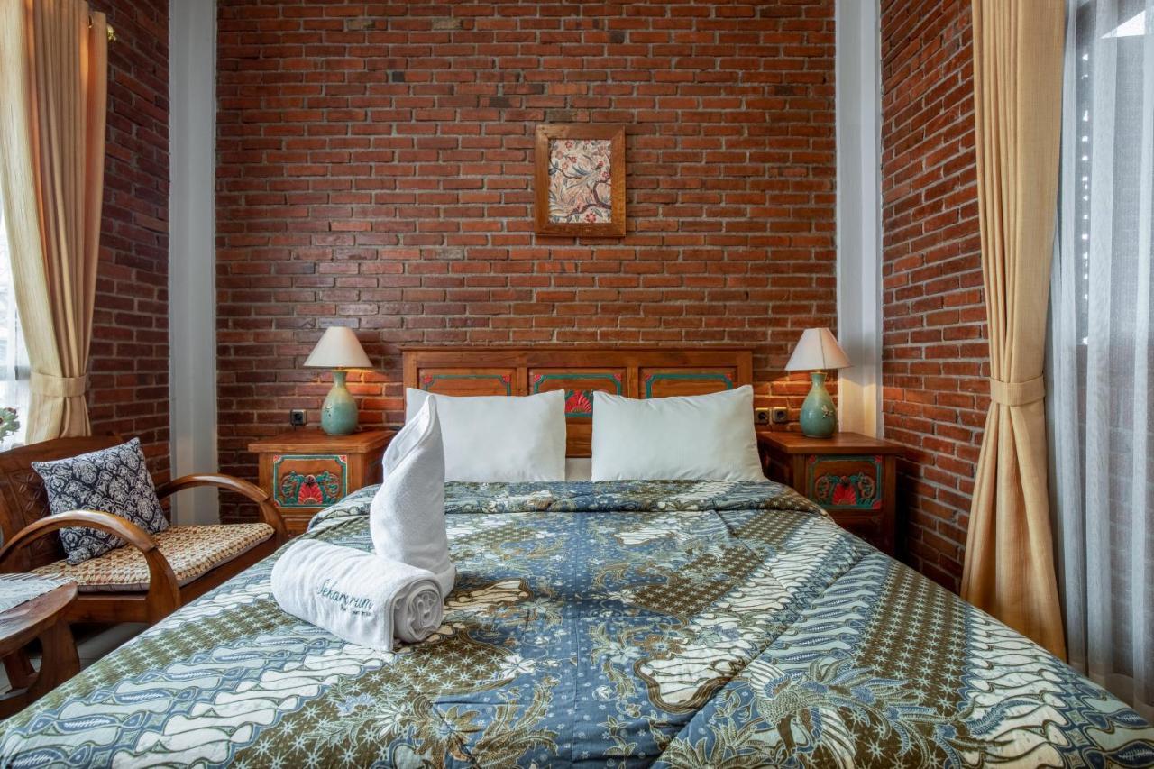 Sekararum Butik Syariah Guesthouse Bandung Exterior photo