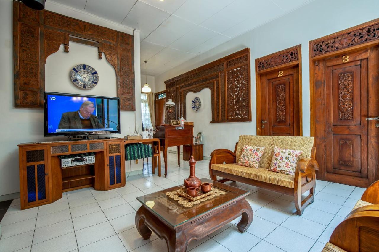 Sekararum Butik Syariah Guesthouse Bandung Exterior photo