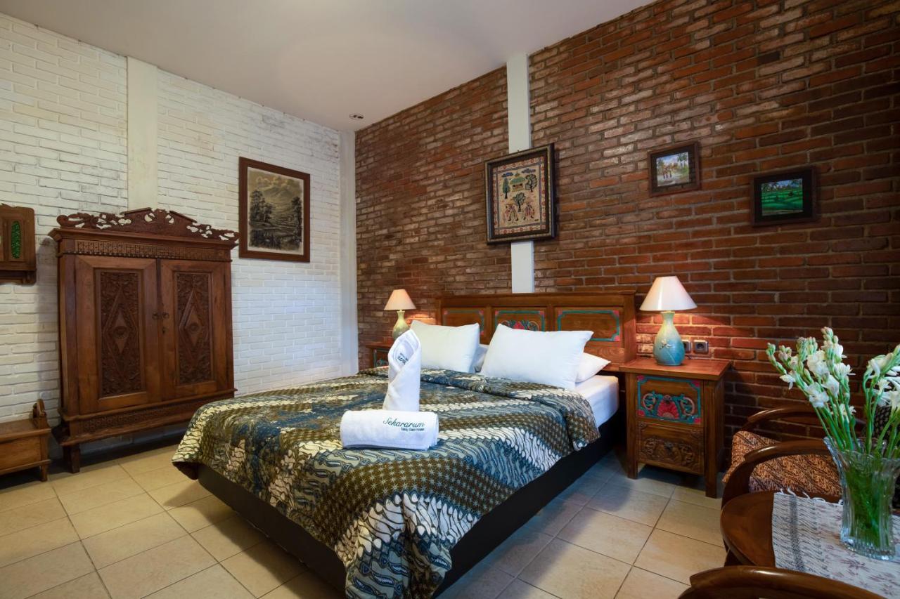 Sekararum Butik Syariah Guesthouse Bandung Exterior photo