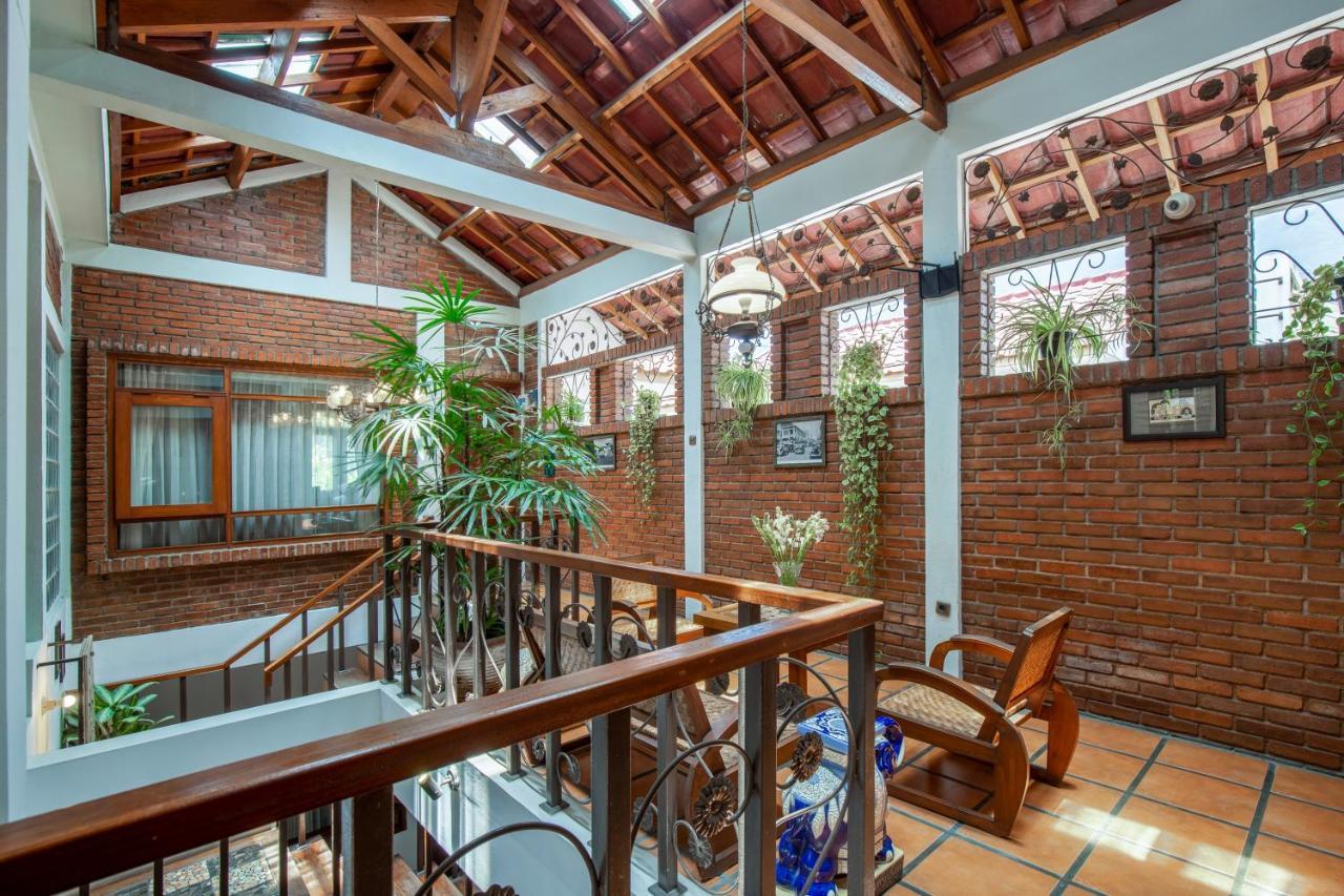 Sekararum Butik Syariah Guesthouse Bandung Exterior photo