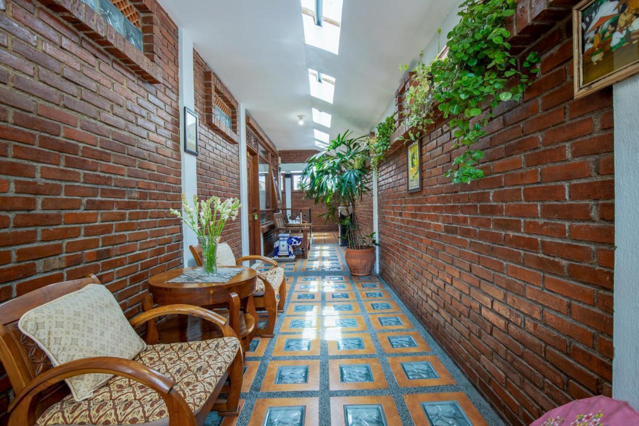 Sekararum Butik Syariah Guesthouse Bandung Exterior photo