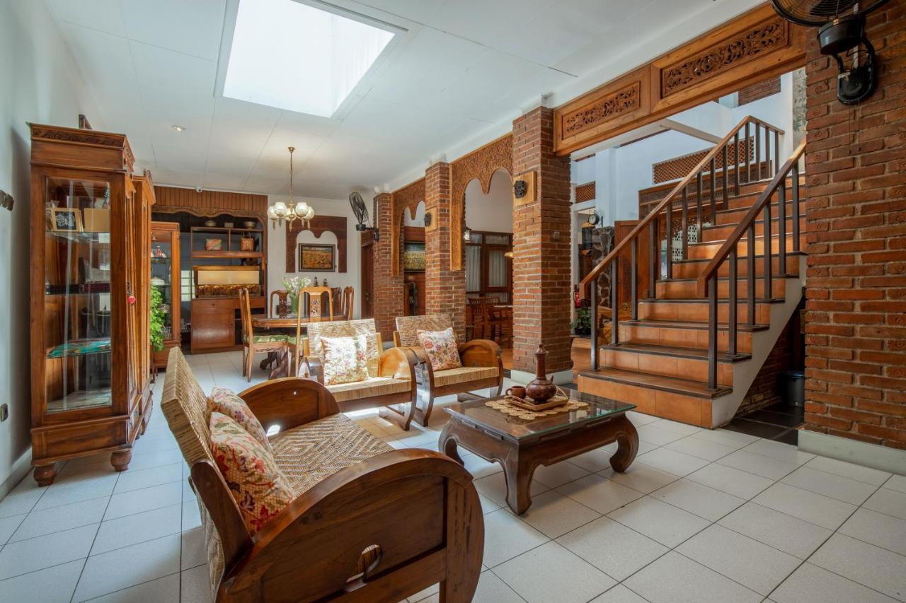 Sekararum Butik Syariah Guesthouse Bandung Exterior photo