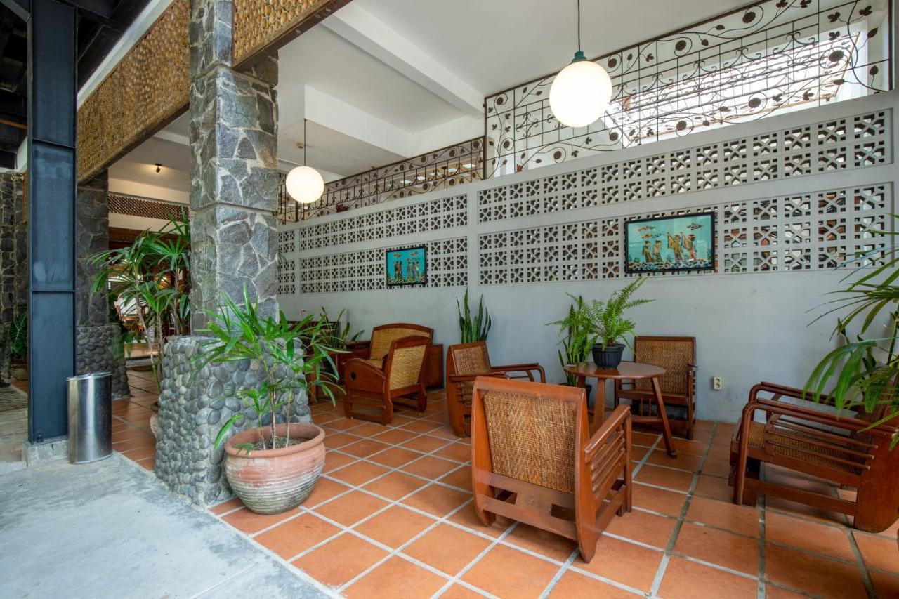 Sekararum Butik Syariah Guesthouse Bandung Exterior photo